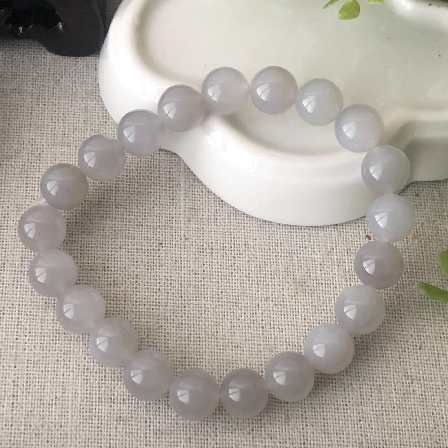 10mm High Quality Glossy Light Smoky Lavender Jade Round Bead Bracelet