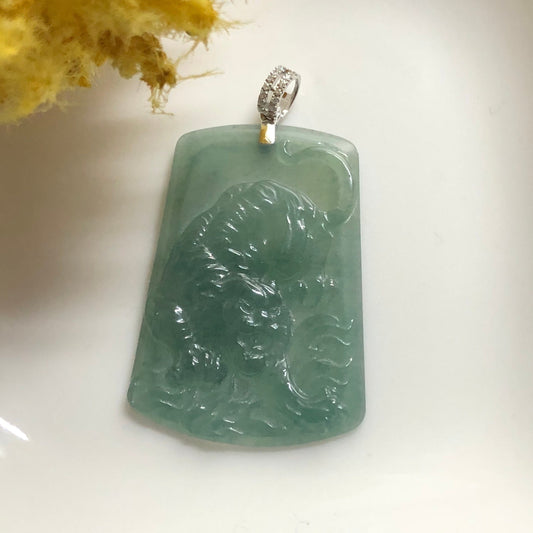Grade A Myanmar Icy Translucent Carved Tiger Jadeite Jade Pendant RARE 18K White Gold Buckle