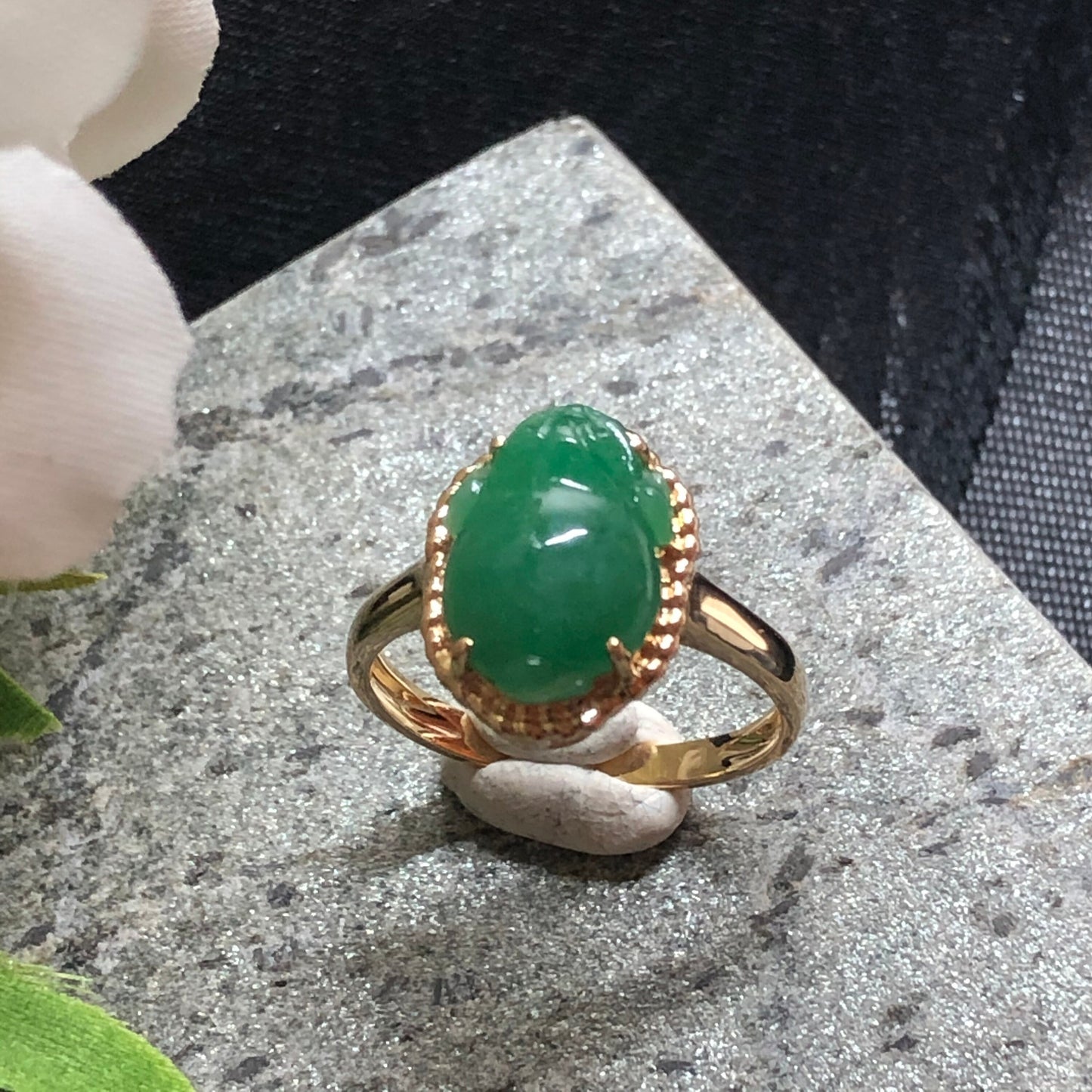 Myanmar Grade A Jadeite Jade Green Pixiu Ring 18K Yellow Gold