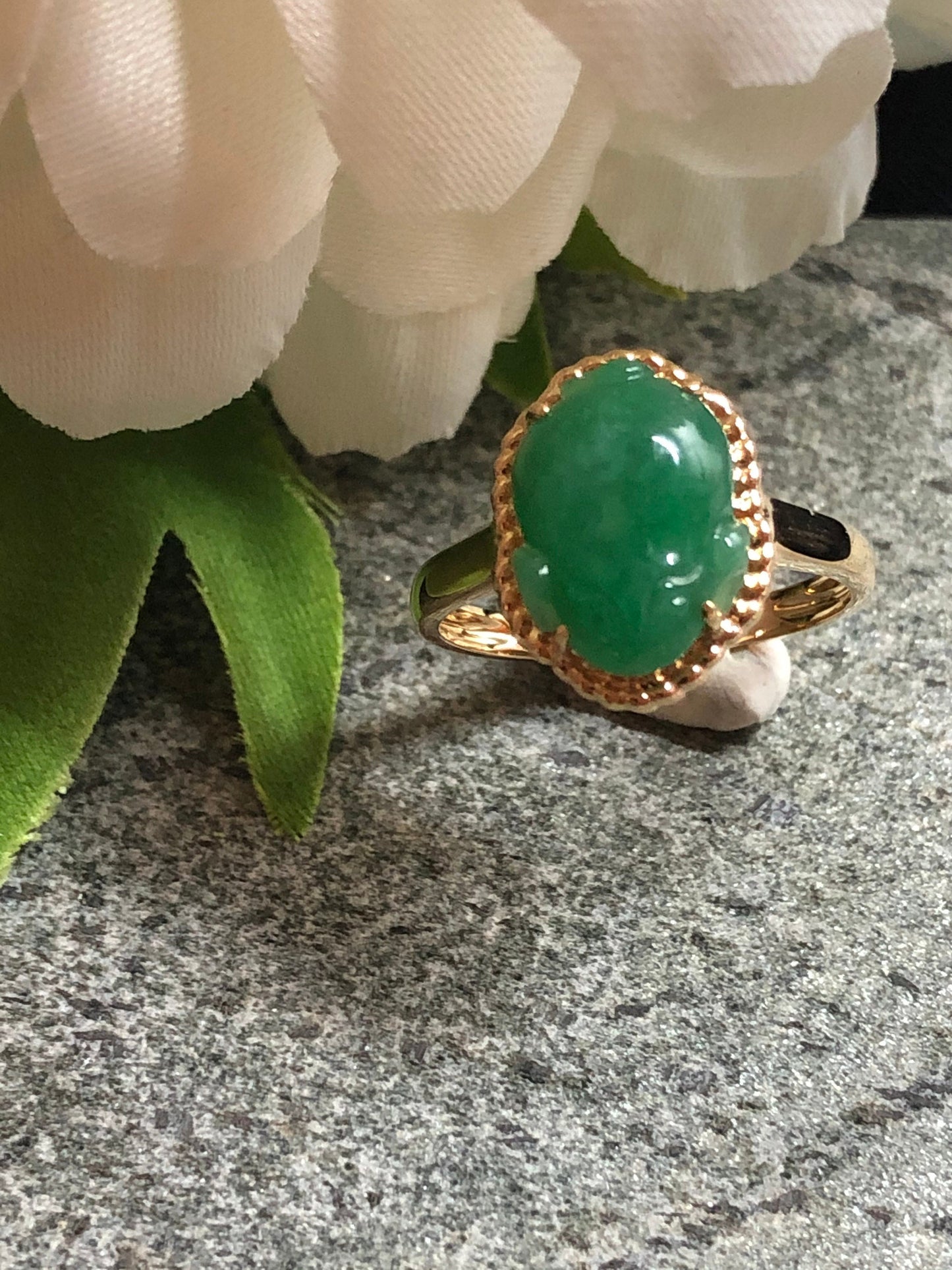 Myanmar Grade A Jadeite Jade Green Pixiu Ring 18K Yellow Gold