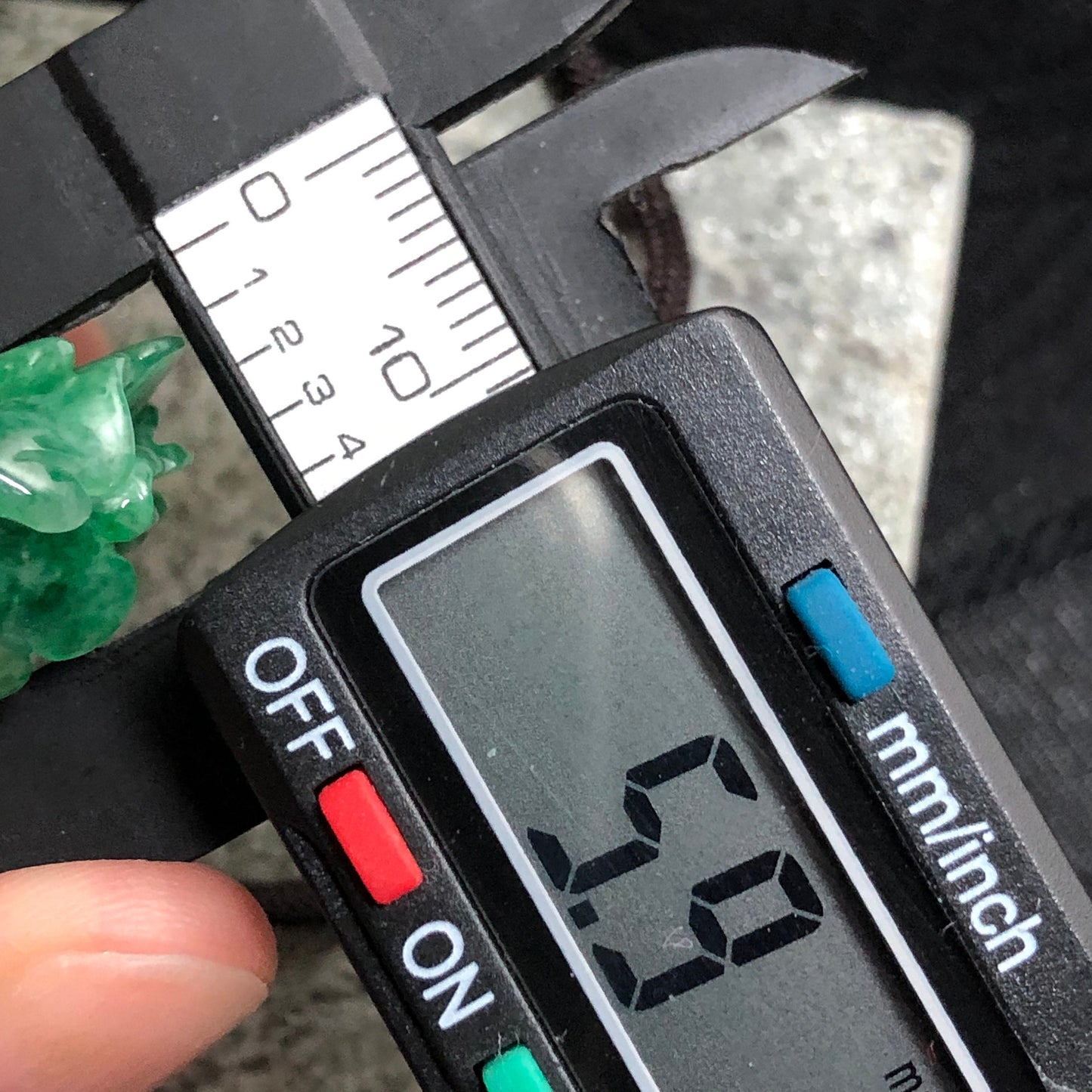 Beautiful Grade A Jadeite Jade Yang Green Flower Sculpted Pendant RARE