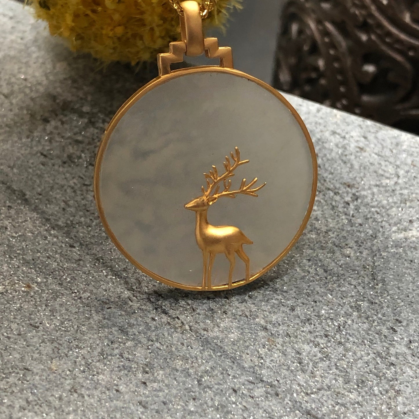 Certified Myanmar Grade A Icy Jadeite Jade Deer Animal Pendant 18K yellow gold