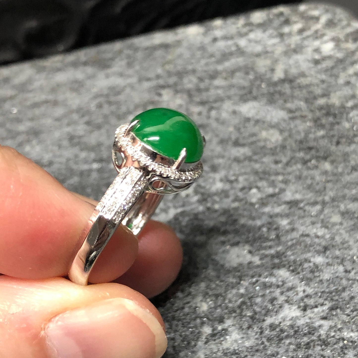 Certified Grade A Jadeite Jade Mint Imperial Emerald Green 18K White Gold Ring