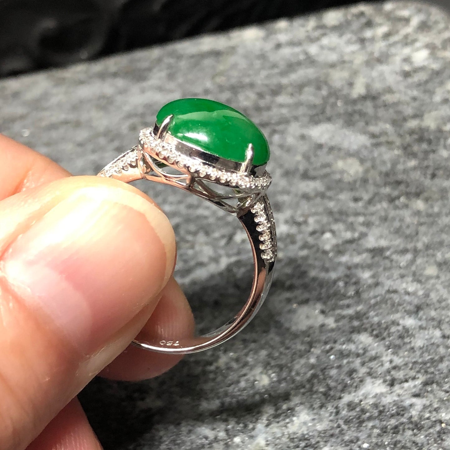 Certified Grade A Jadeite Jade Mint Imperial Emerald Green 18K White Gold Ring