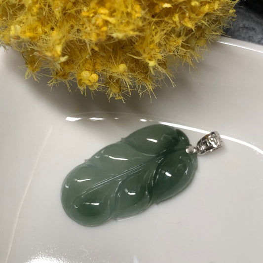 Certified Myanmar Grade A Moist Icy Green Gradient Leaf With 18K white gold buckle hook