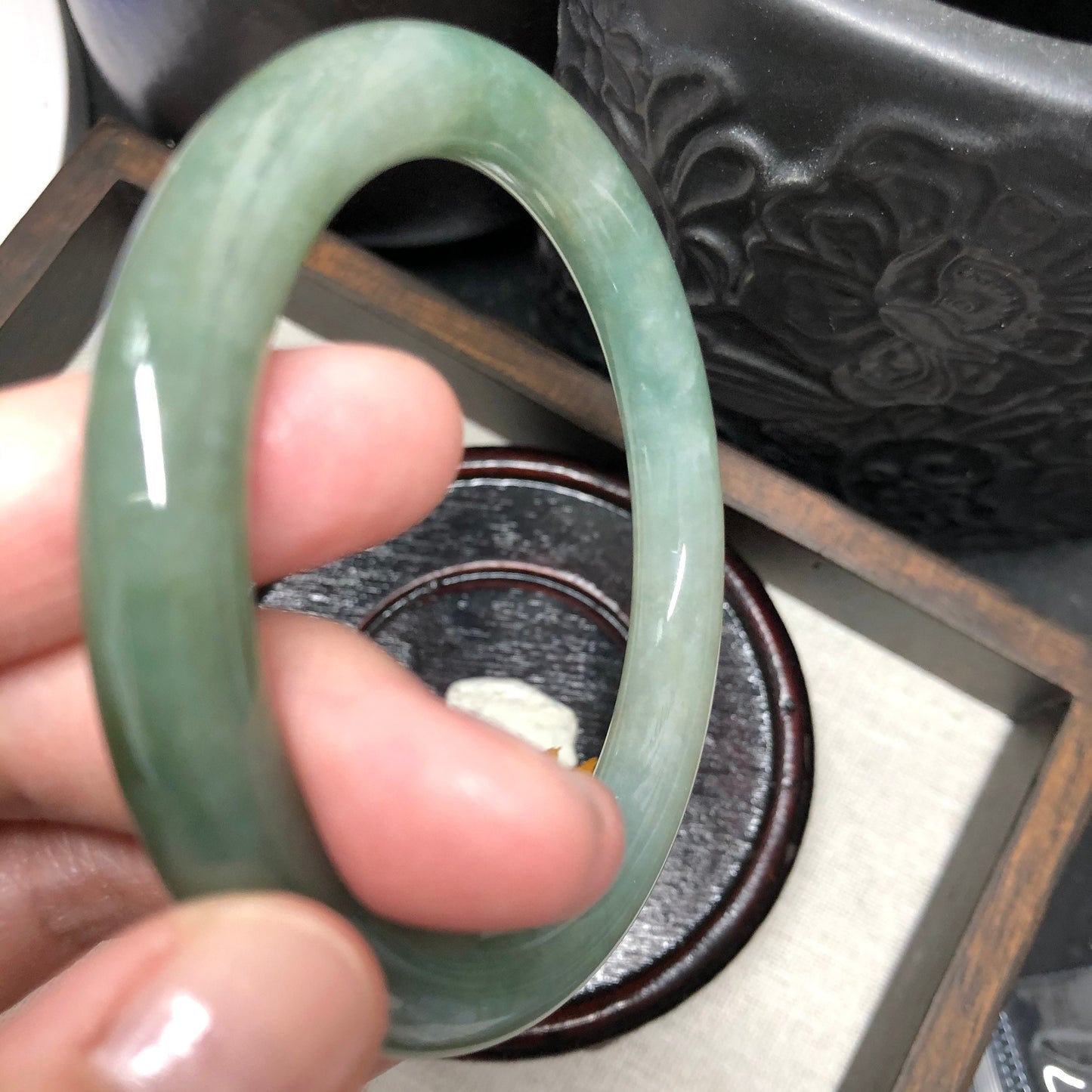 56.1mm Grade A Myanmar Green Round-Shaped Jadeite Jade Bangle