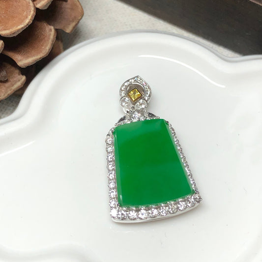 Certified Myanmar Grade A Queen Collection Yang Green Luxury Diamonds Jadeite Jade Pendant