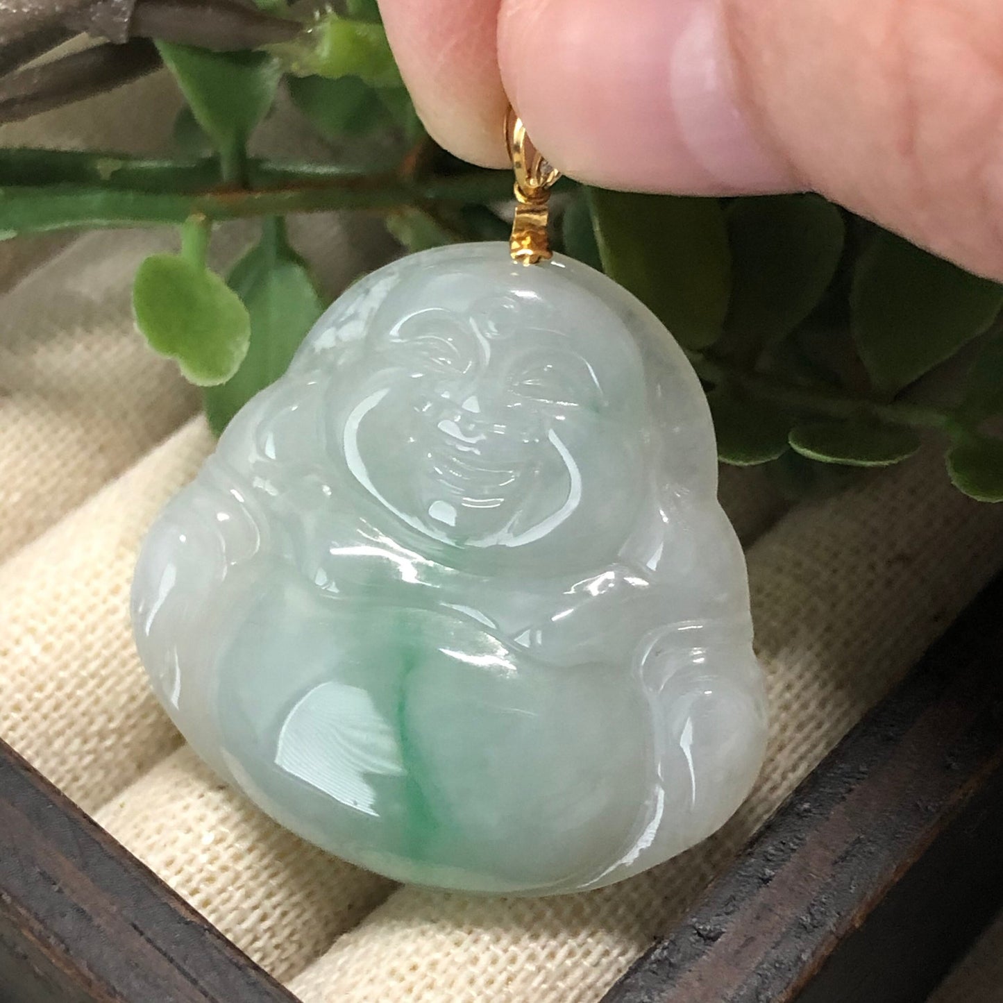 30.6 mm Certified Grade A Carved Green Buddha Pendant With 18K Gold Buckle