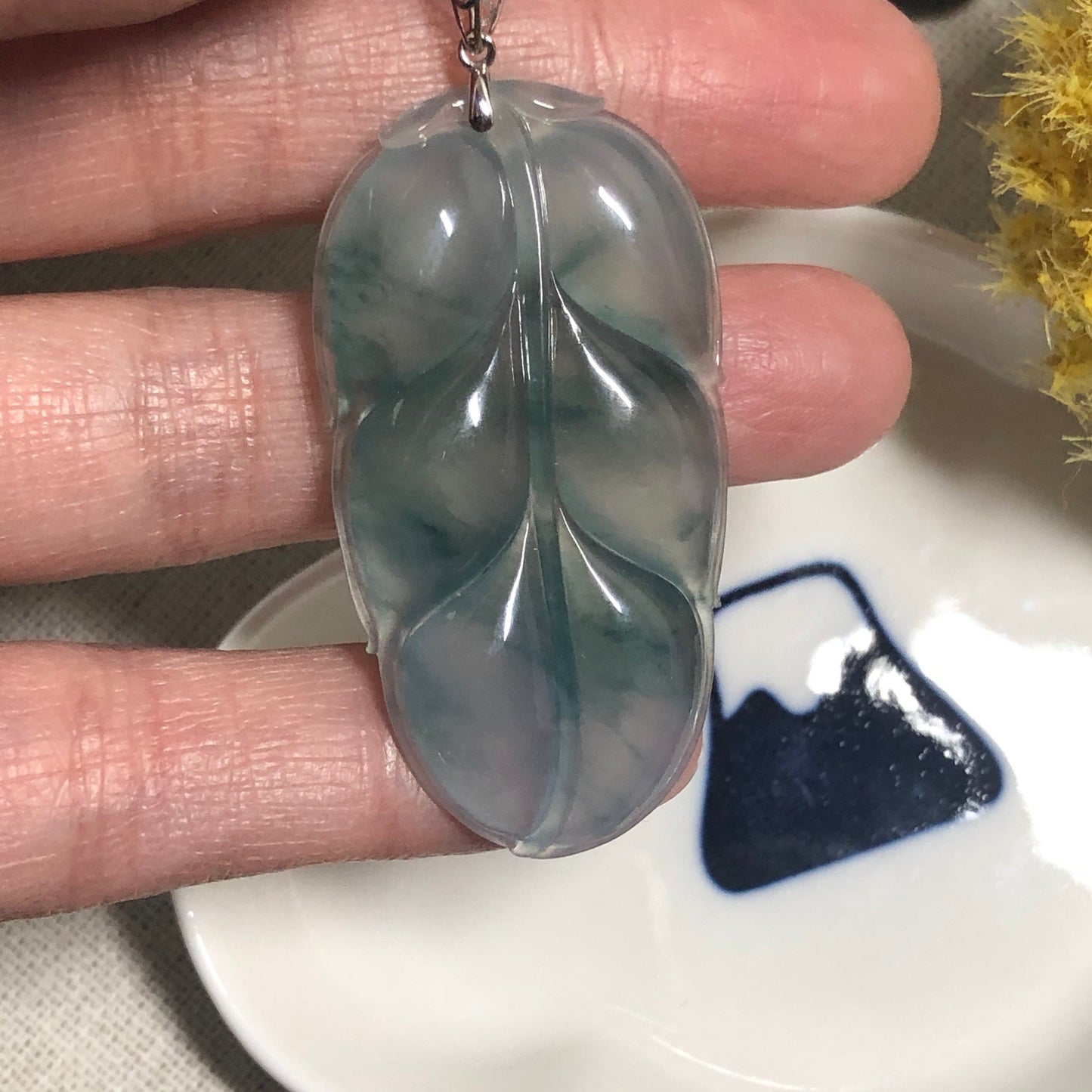 41.9 mm Myanmar Grade A Green Float Blue Flowers Leaf Jade 18K white gold bail