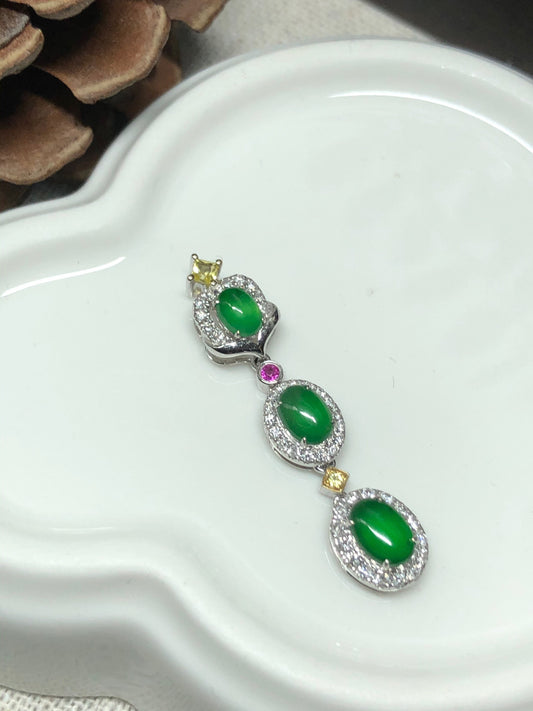 33.9mm Grade A 3 Dainty Cabochon Drop Jadeite Jade Pendant Necklace 18K Gold