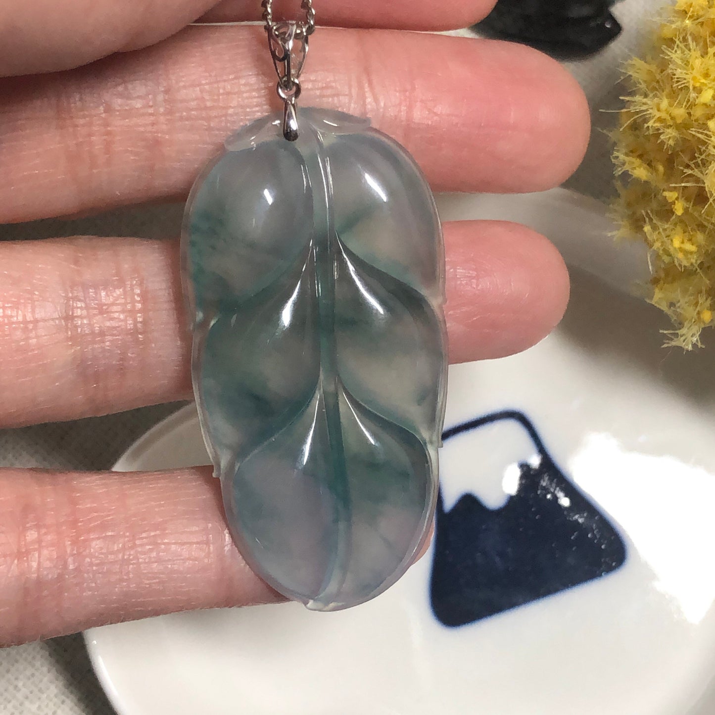 41.9 mm Myanmar Grade A Green Float Blue Flowers Leaf Jade 18K white gold bail