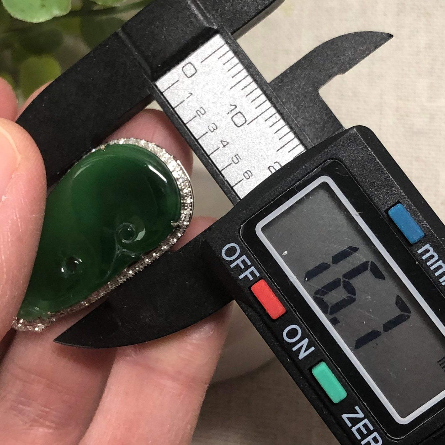 37mm Grade A Glutinous Imperial Green Ruyi Jadeite Jade Pendant 18K White Gold