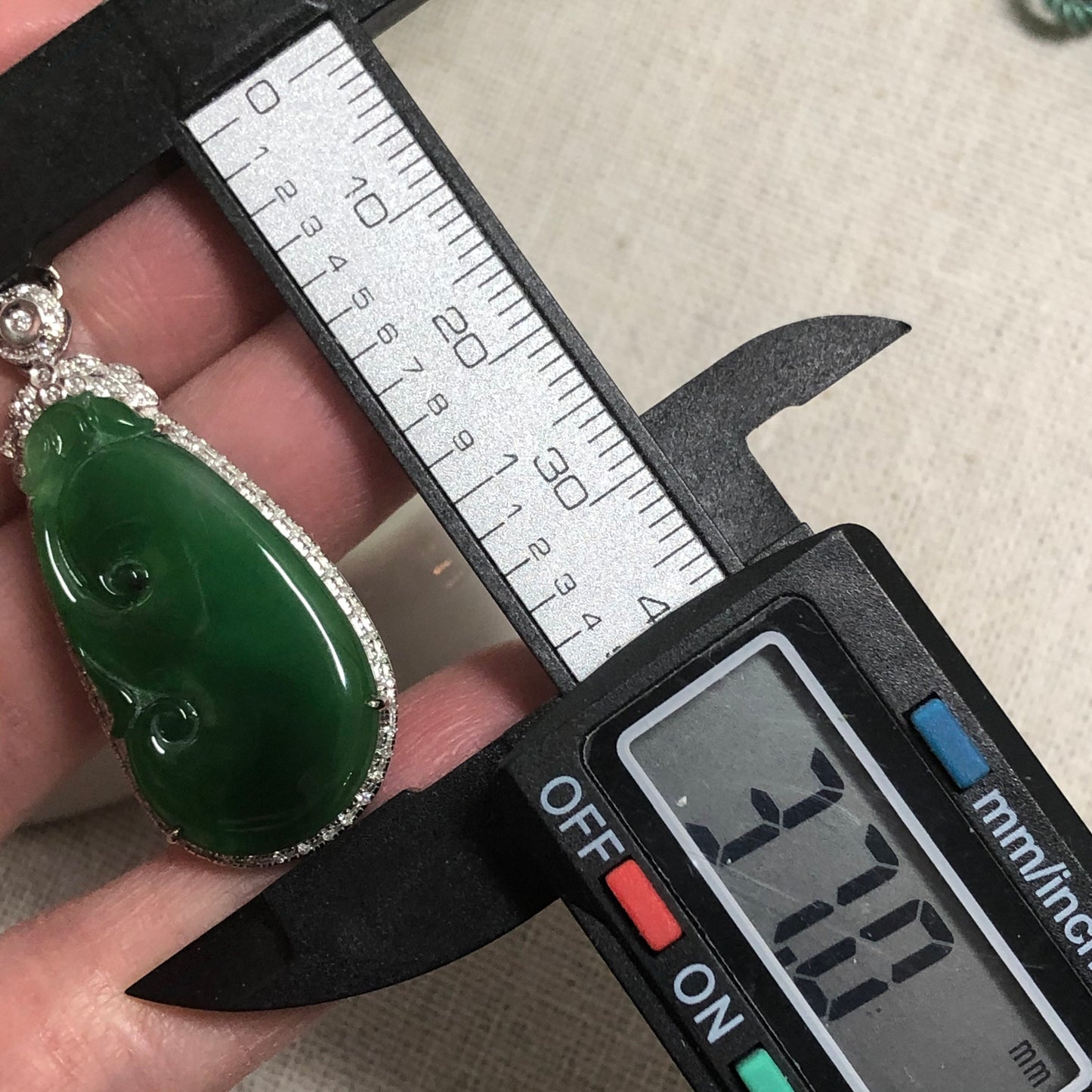37mm Grade A Glutinous Imperial Green Ruyi Jadeite Jade Pendant 18K White Gold