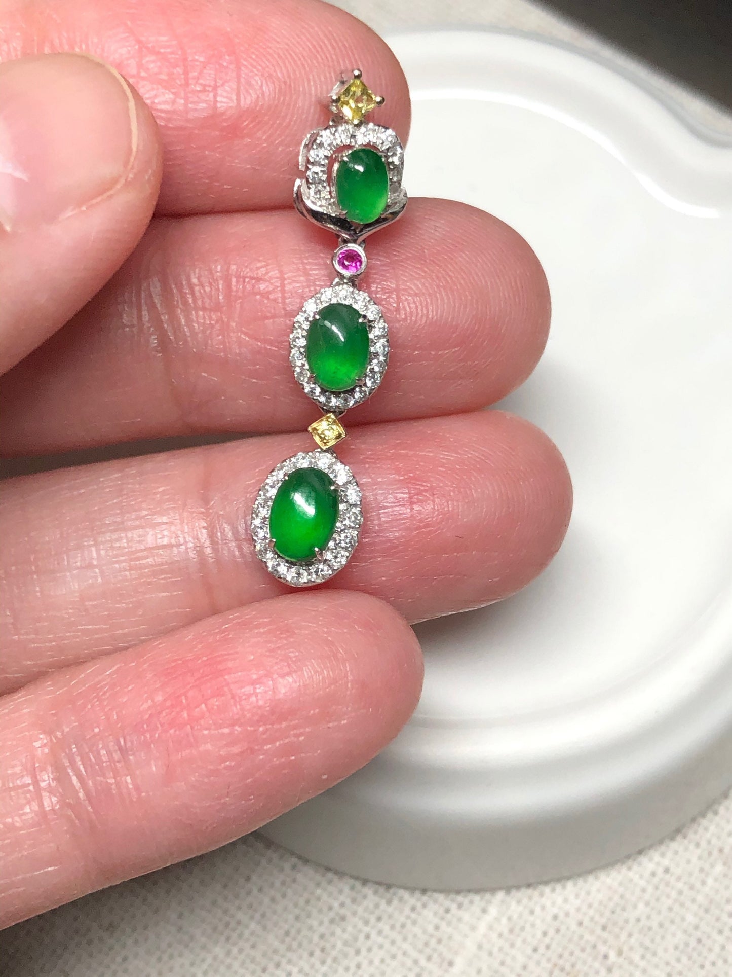 33.9mm Grade A 3 Dainty Cabochon Drop Jadeite Jade Pendant Necklace 18K Gold