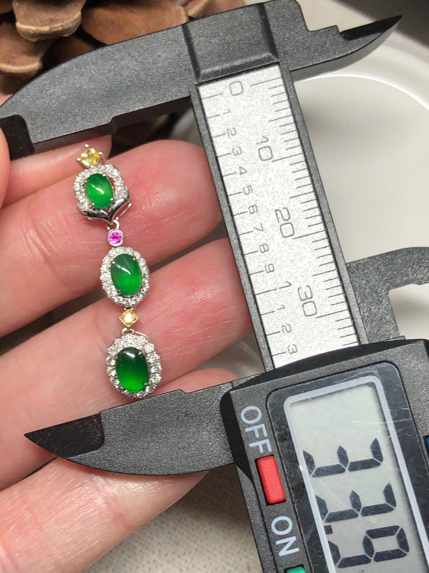 33.9mm Grade A 3 Dainty Cabochon Drop Jadeite Jade Pendant Necklace 18K Gold