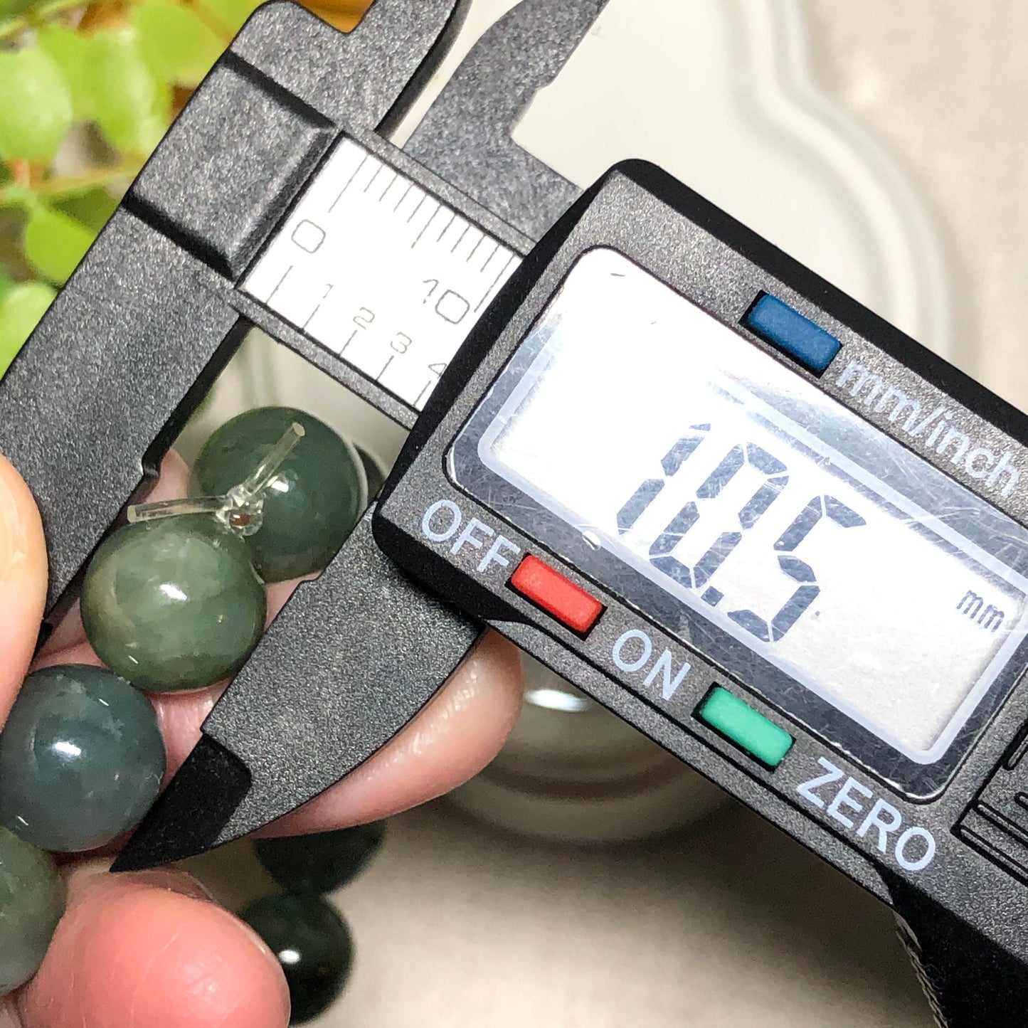 10mm Grade A Moist Assorted Army Green Round Jade Jadeite Beaded Bracelet 18pcs