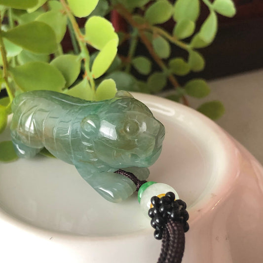 41mm Grade A Jadeite Jade Carved Yellow Green Tiger Pendant Neck Rope Tie