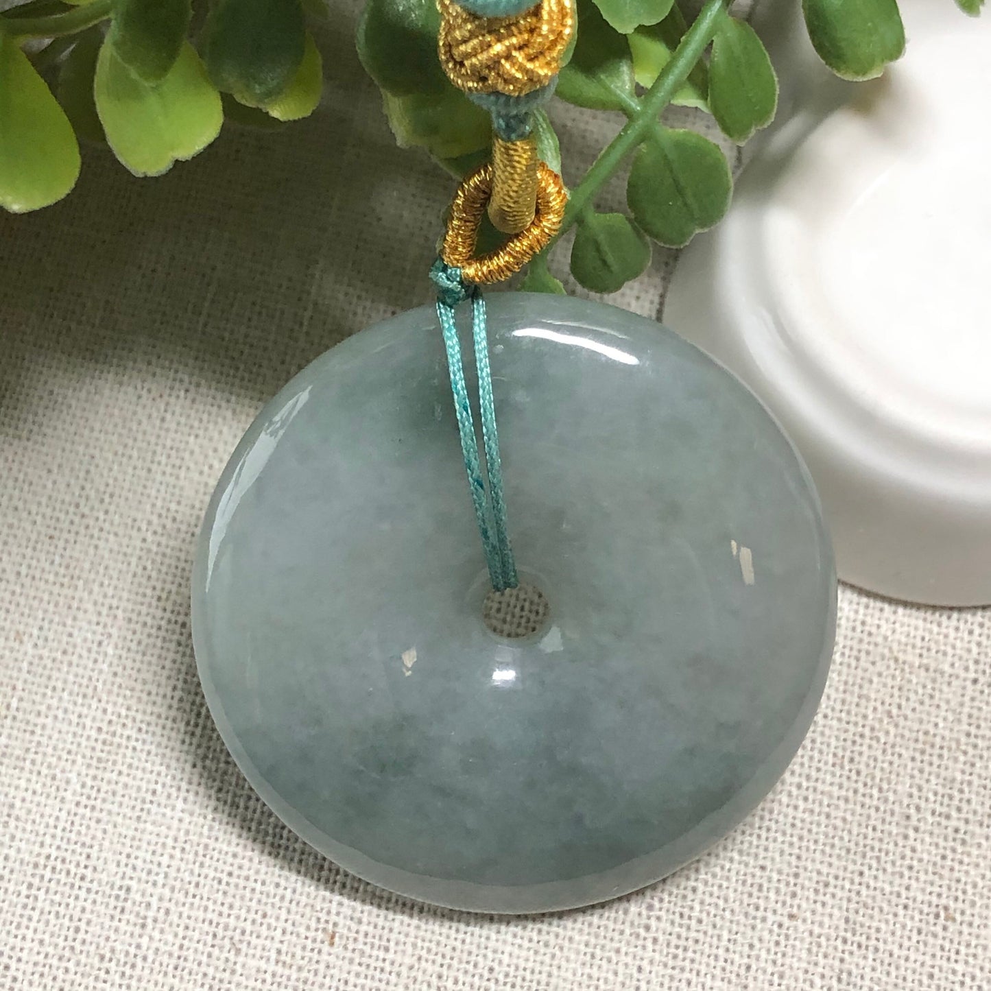 45.2mm Jadeite Jade Green Float Flowers Peace Donut Pendant Neck Rope Tie