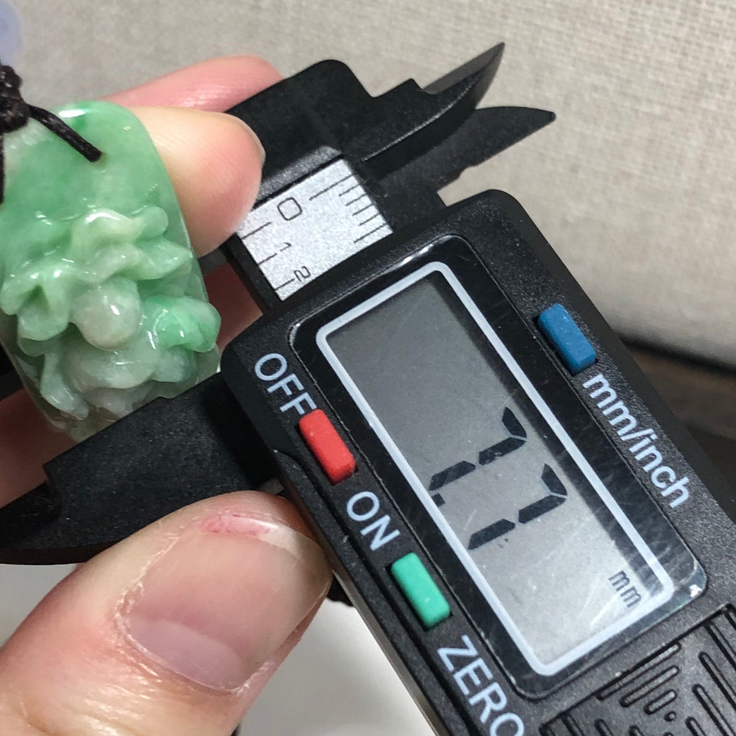 41.8mm Grade A Green Moss Carved Flower Jadeite Jade Rope Bracelet