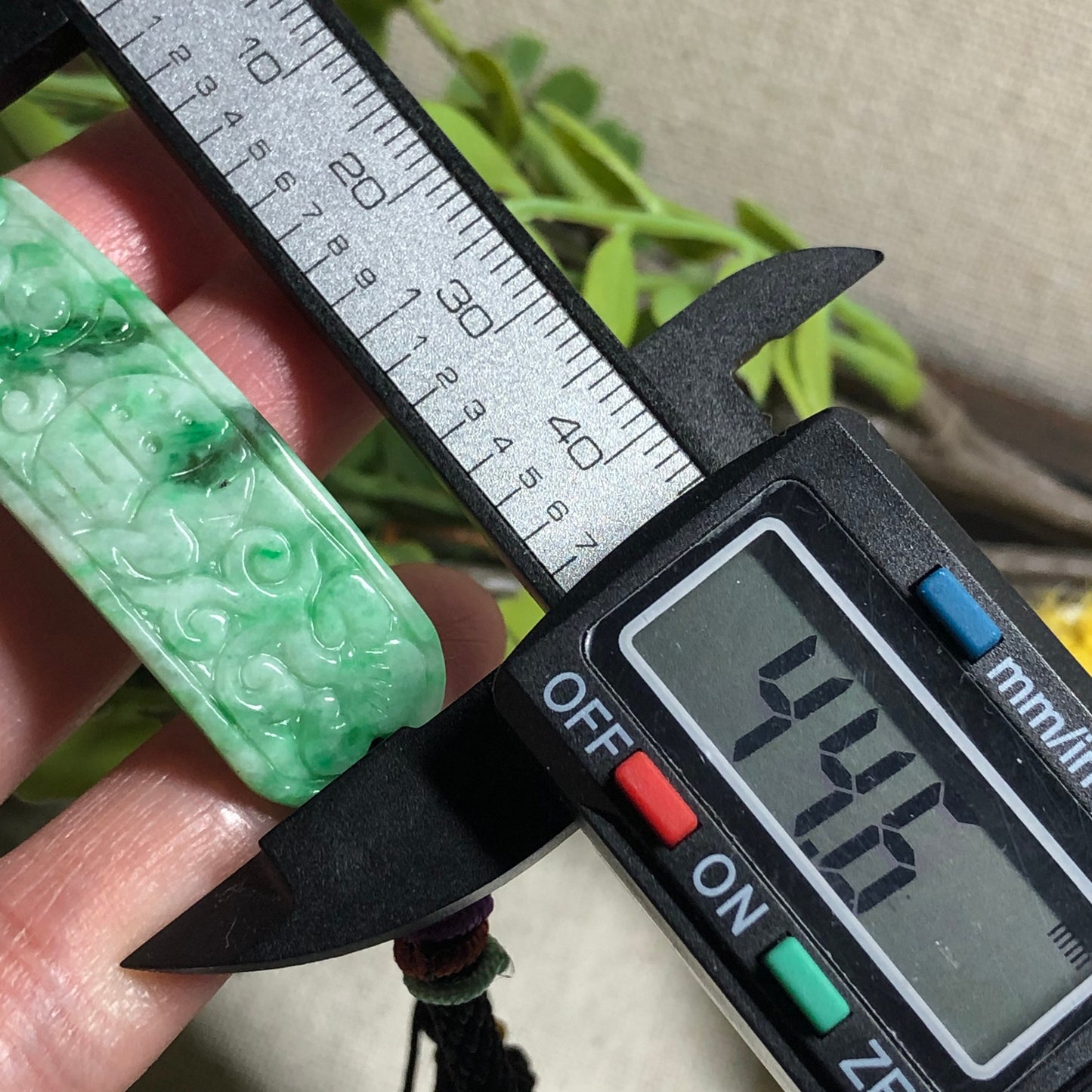 44.6mm Grade A Green Moss Carved Flower Jadeite Jade Rope Bracelet