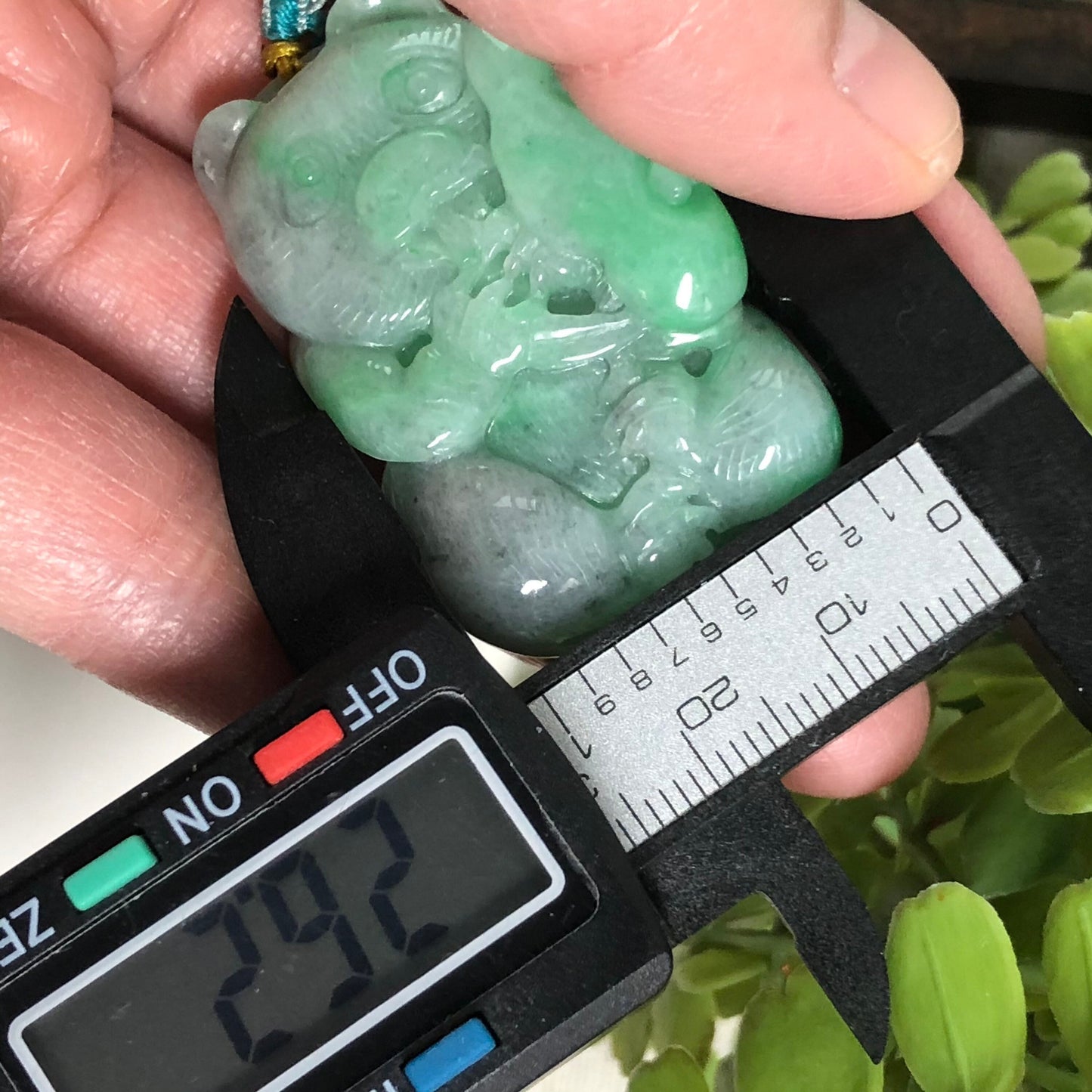 42.1mm Jadeite Jade Green Wuji Carved Ruyi Panda Display Figurine Pendant