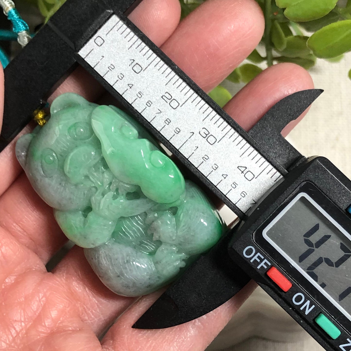 42.1mm Jadeite Jade Green Wuji Carved Ruyi Panda Display Figurine Pendant