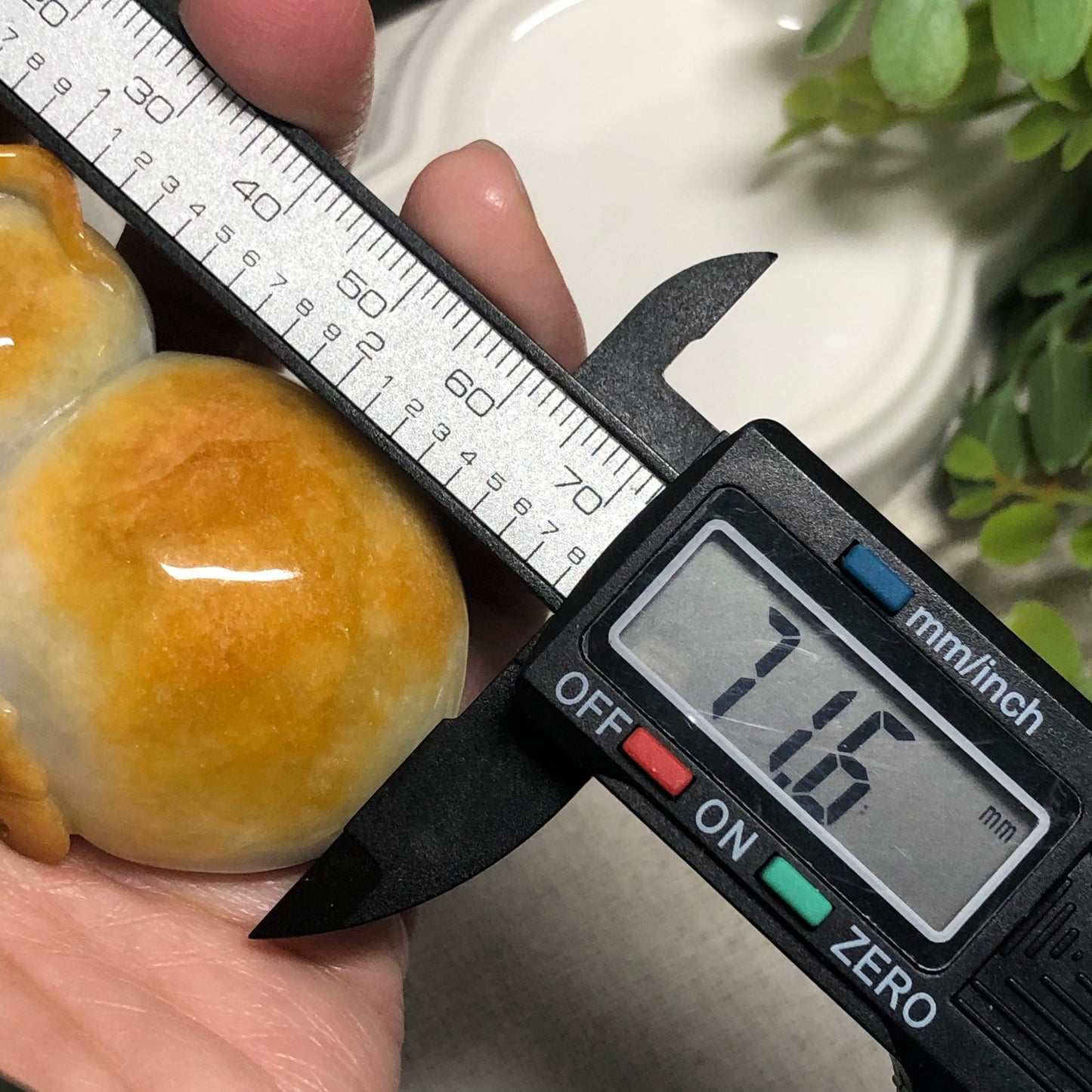 71.6mm Jadeite Jade Big Hulu 葫蘆 Gourd Yellow Brown Ruyi 如意 Keychain Hand Medallion