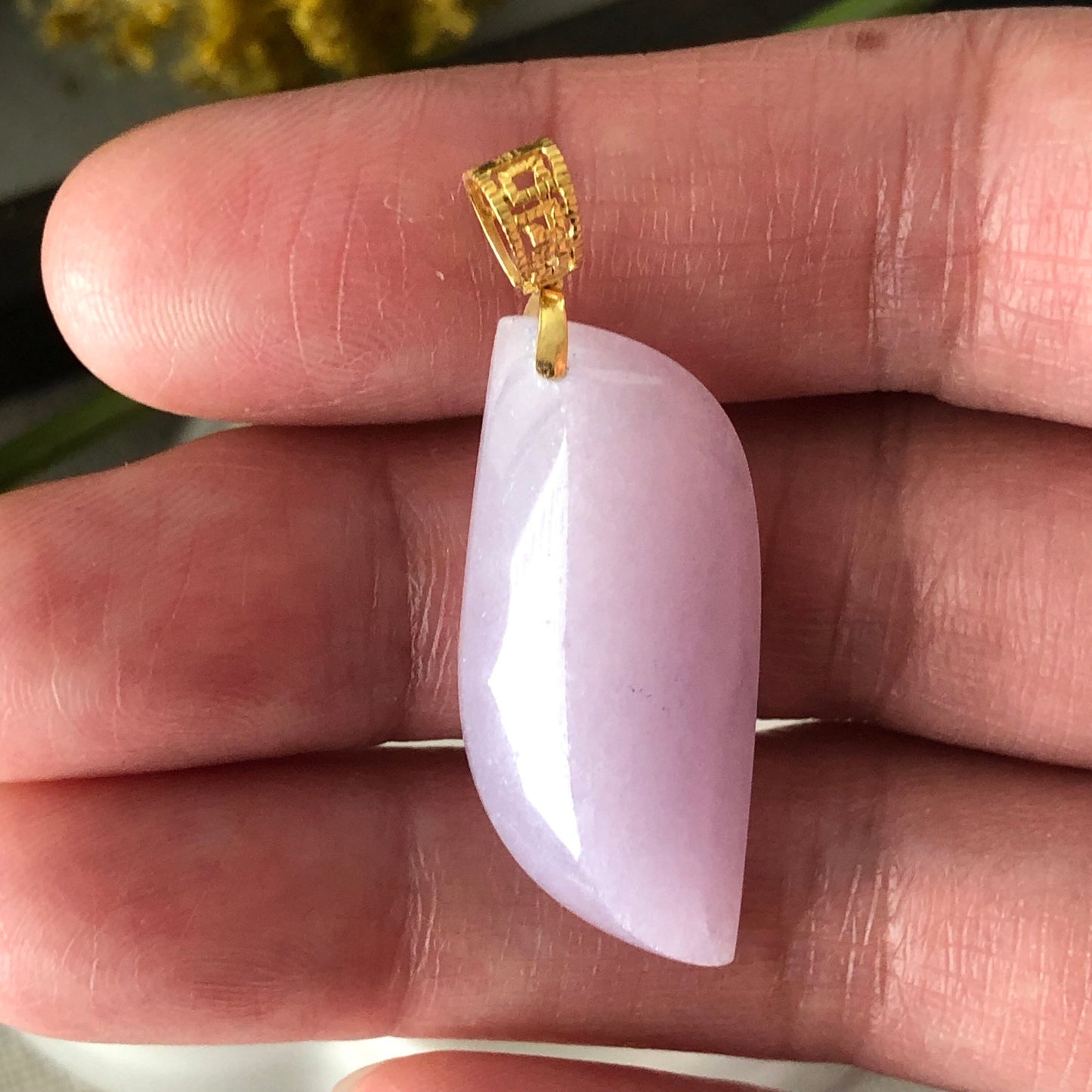 32.7 mm Jadeite Jade Lavender 3D Carved Water Swirl Pendant