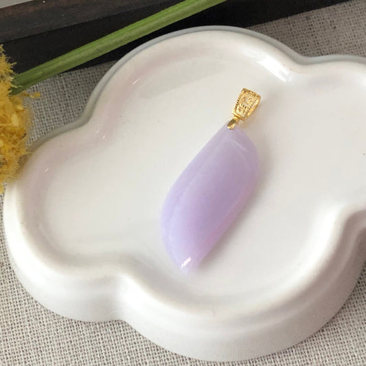 32.7 mm Jadeite Jade Lavender 3D Carved Water Swirl Pendant