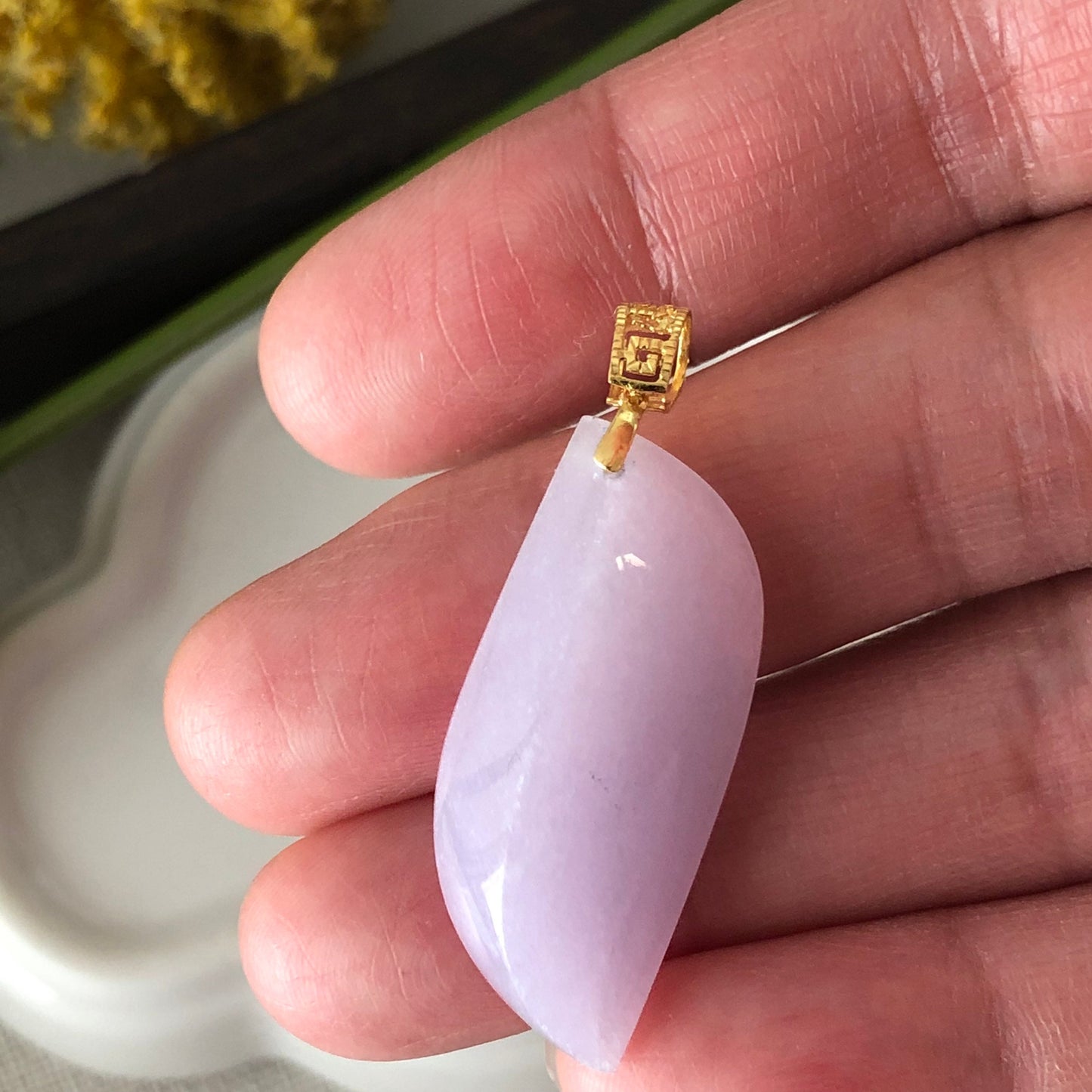 32.7 mm Jadeite Jade Lavender 3D Carved Water Swirl Pendant