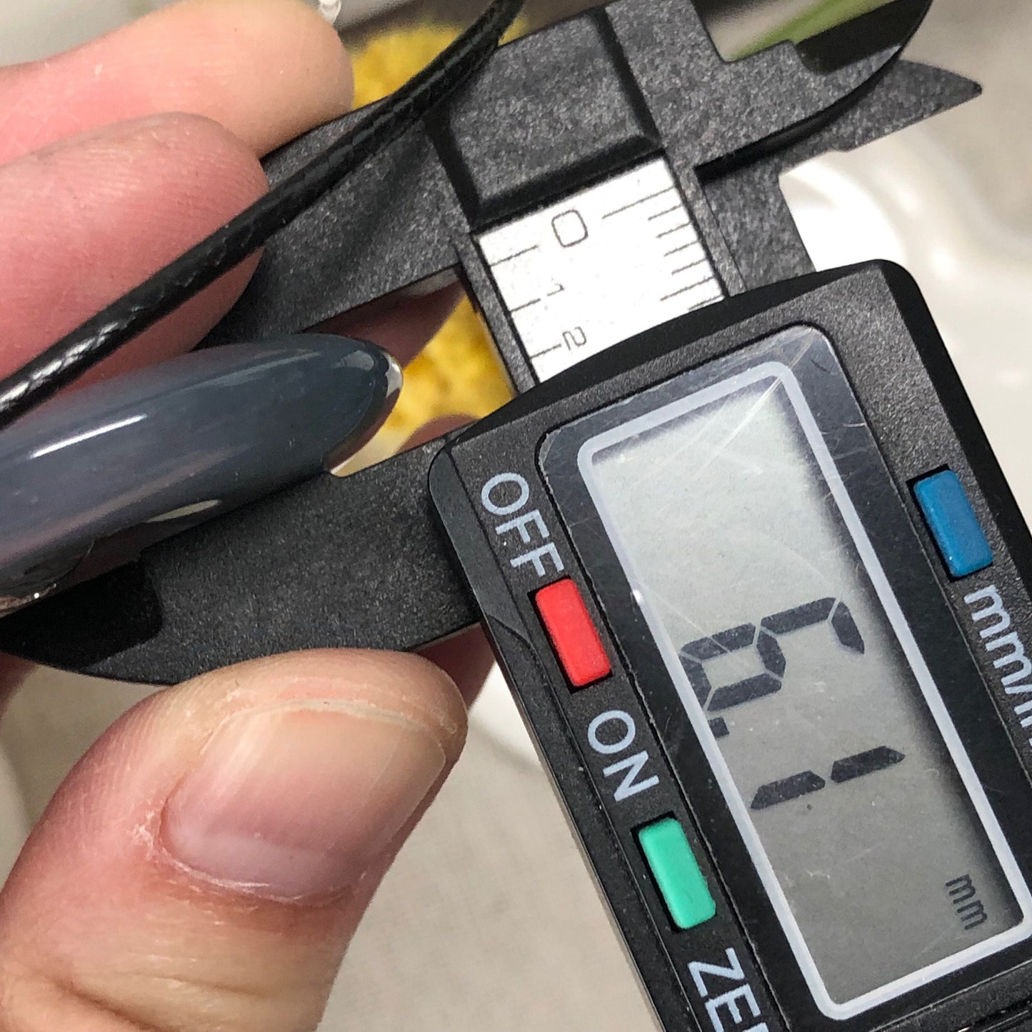 37.4mm Jadeite Jade Icy Blue Green Float Flowers Peace Donut Pendant 18K white gold