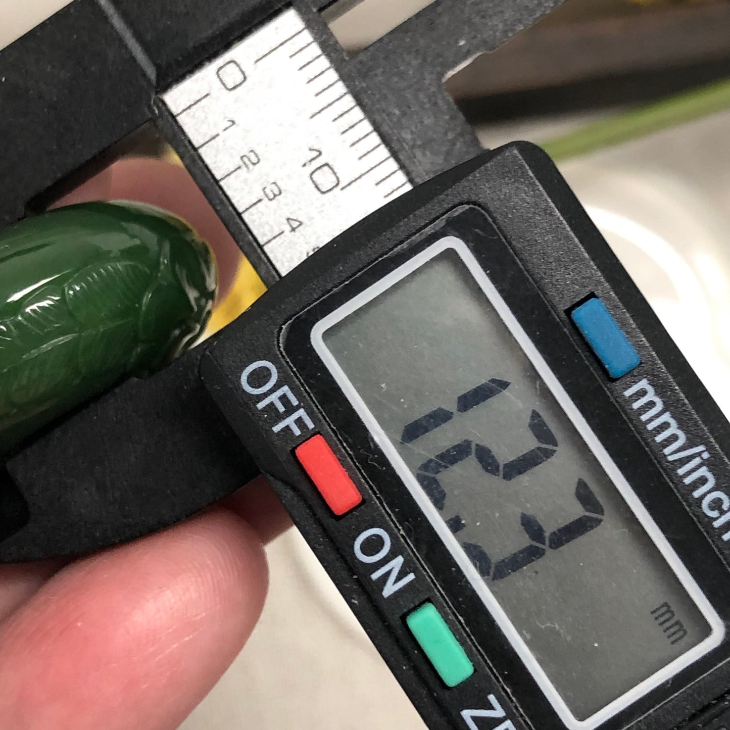 28.2mm Glossy Green Jade Carved Flower Translucent Donut Pendant