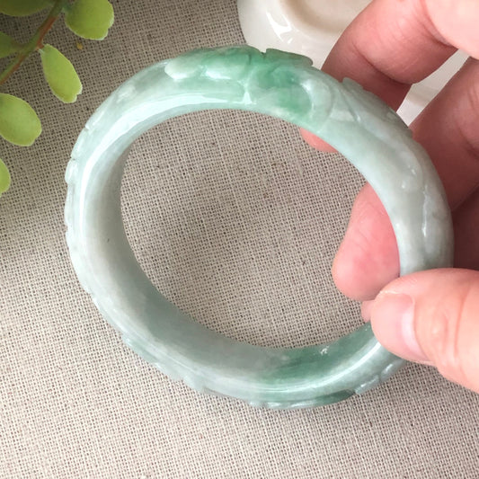 57.8 mm Jadeite Jade Green Carved Ruyi Flower Pattern Bangle