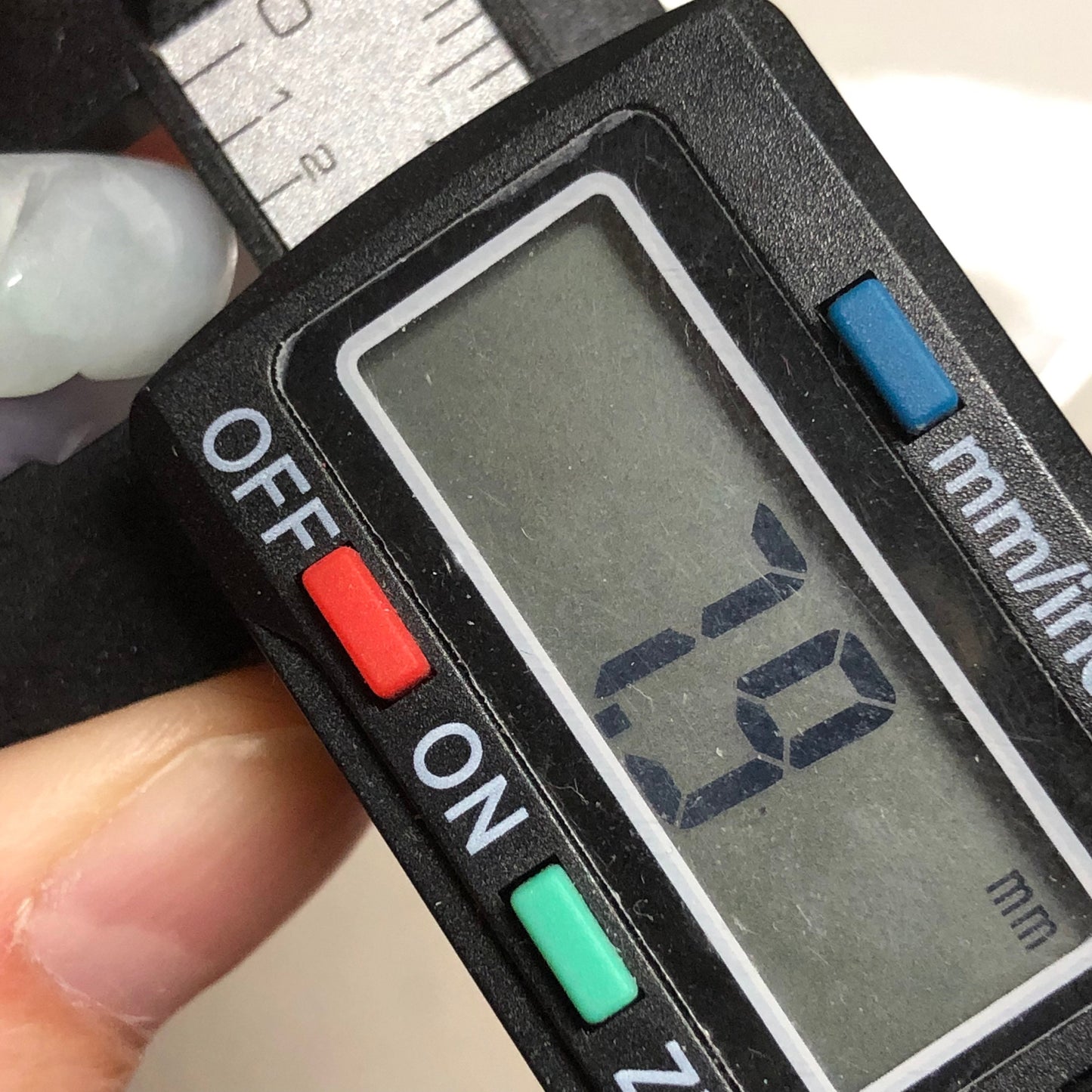 41.9 mm Jadeite Jade Lavender Green 3D Carved Petal Wudao Pendant