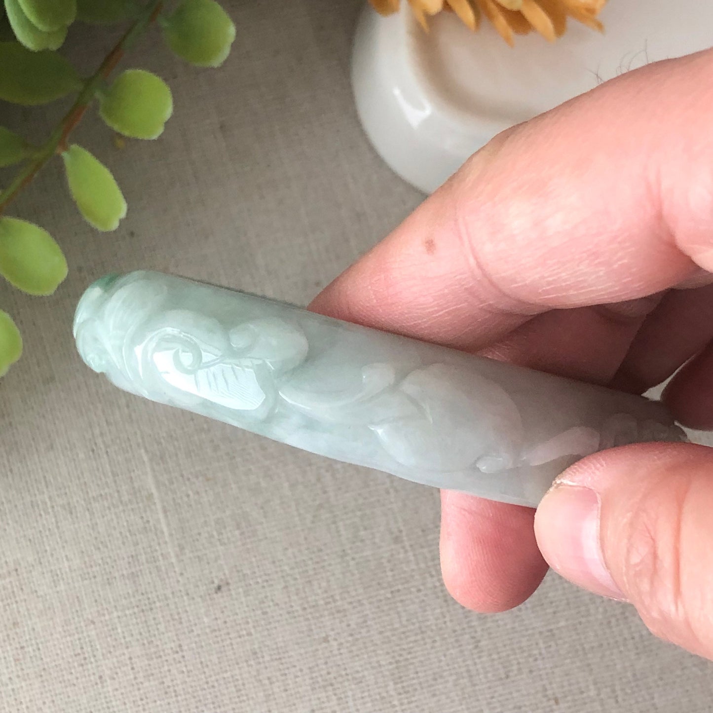 57.8 mm Jadeite Jade Green Carved Ruyi Flower Pattern Bangle