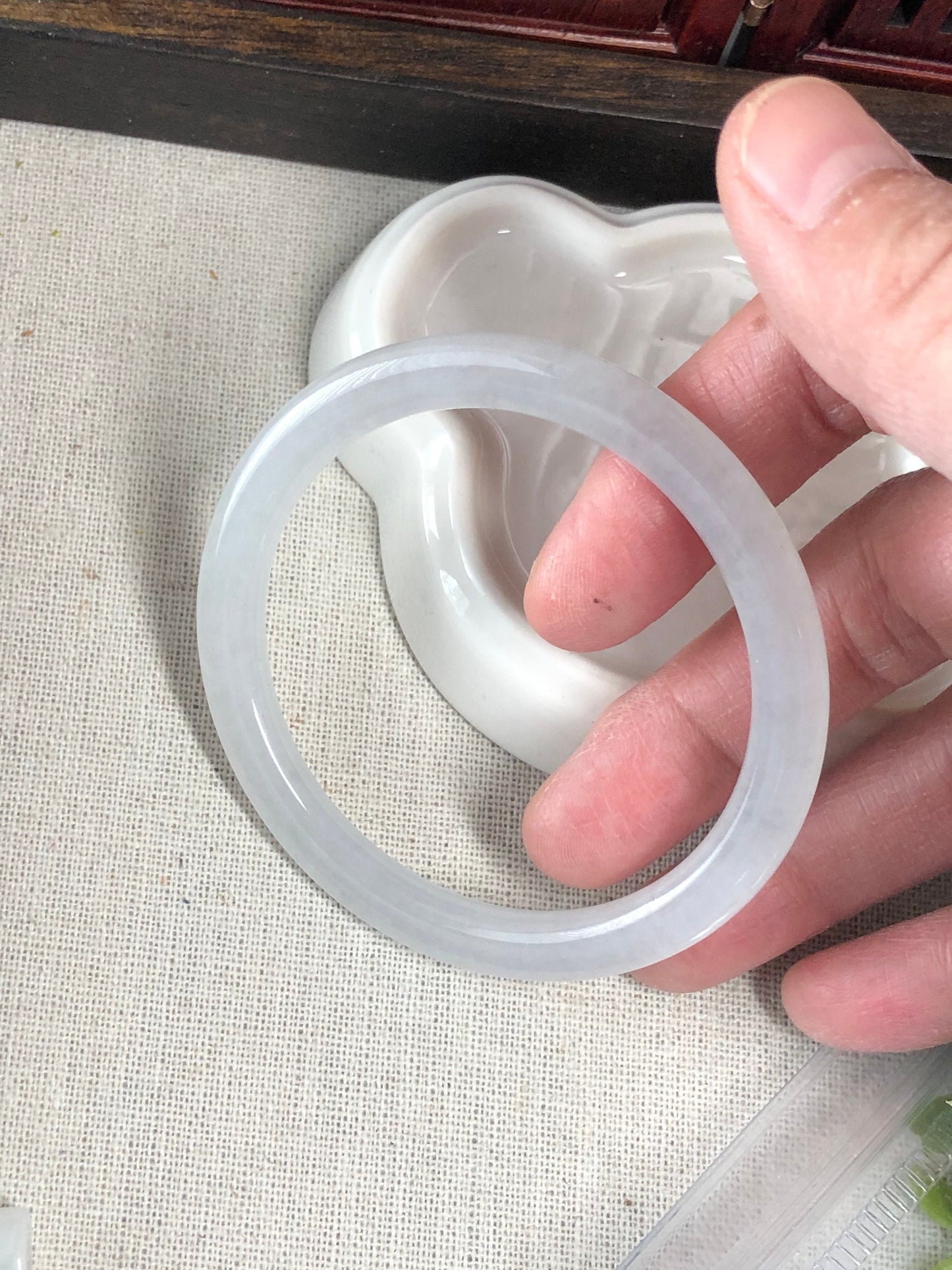 53-54mm Jadeite Jade Icy Round Shaped Bangle