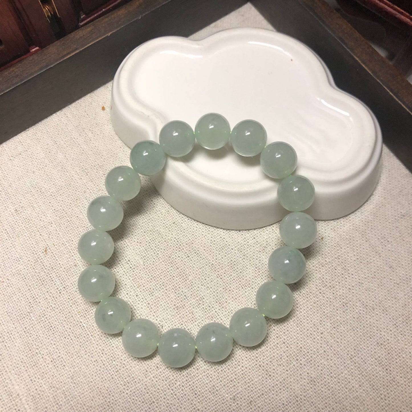 10mm Glossy Water Green Jadeite Jade Bead Bracelet 18 PCs.