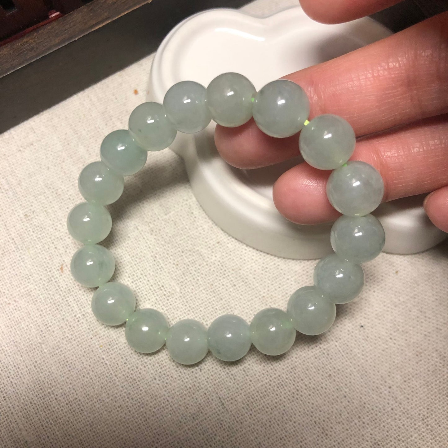 10mm Glossy Water Green Jadeite Jade Bead Bracelet 18 PCs.