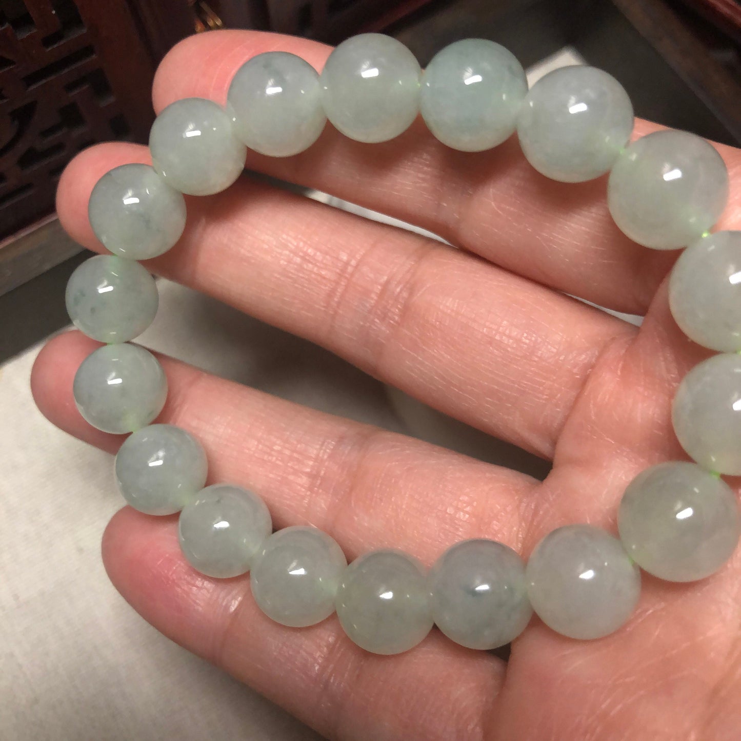 10mm Glossy Water Green Jadeite Jade Bead Bracelet 18 PCs.