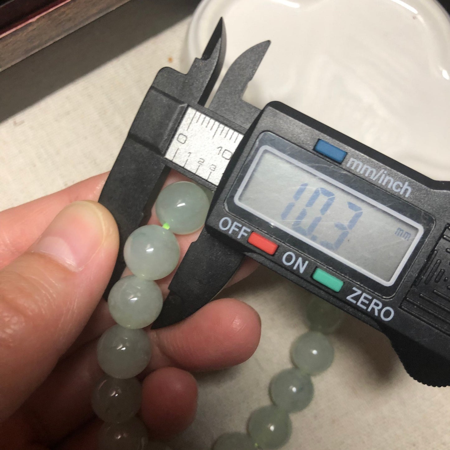10mm Glossy Water Green Jadeite Jade Bead Bracelet 18 PCs.