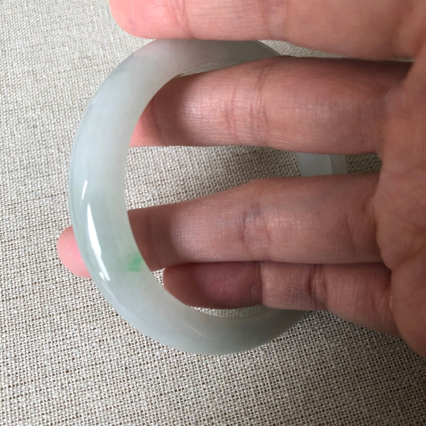 54.6 mm Jadeite Jade Icy Green Float Flowers Bangle