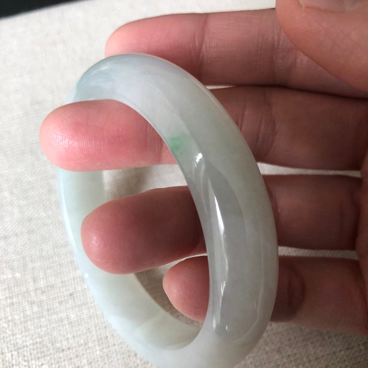 54.6 mm Jadeite Jade Icy Green Float Flowers Bangle