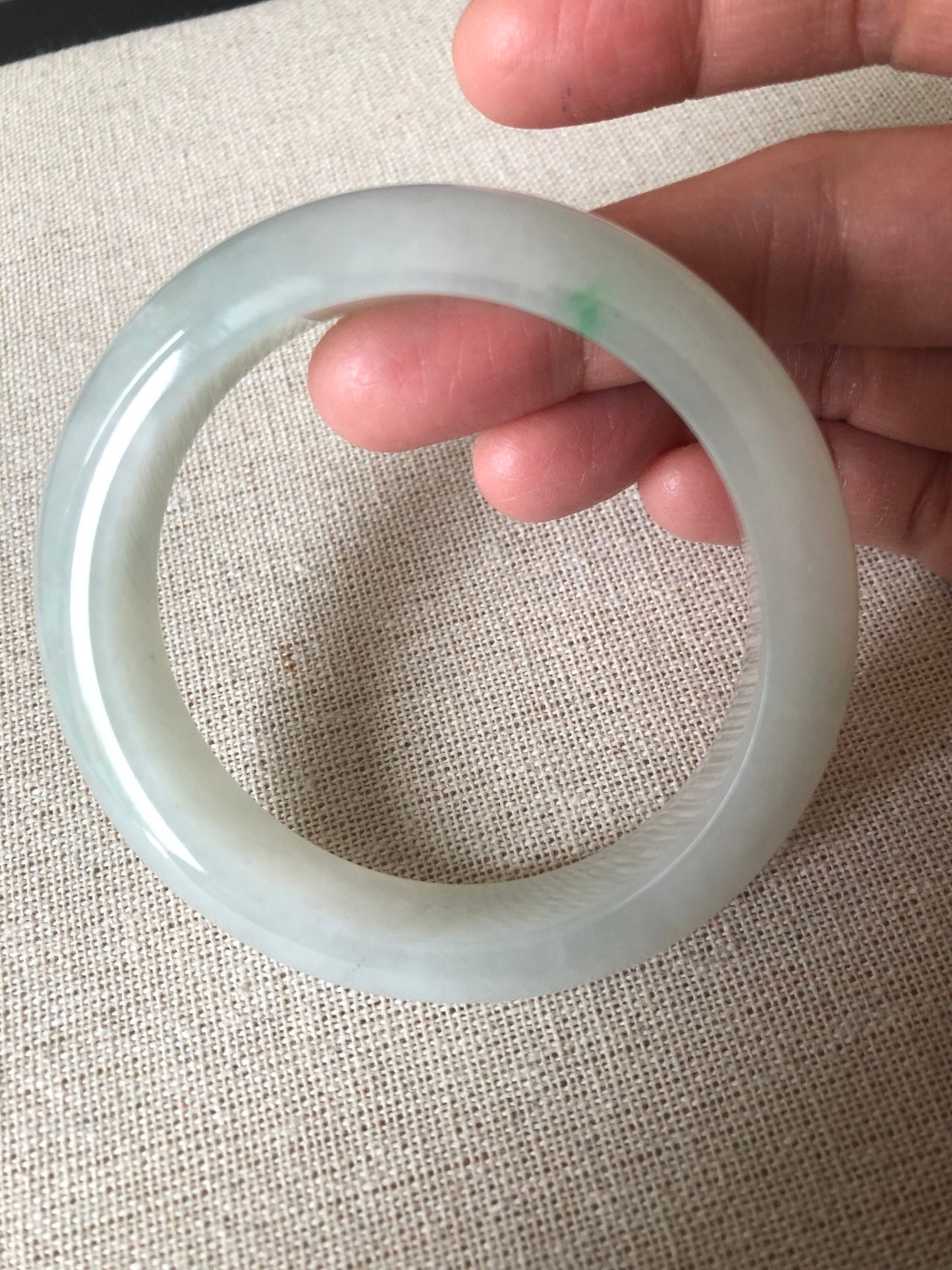 54.6 mm Jadeite Jade Icy Green Float Flowers Bangle