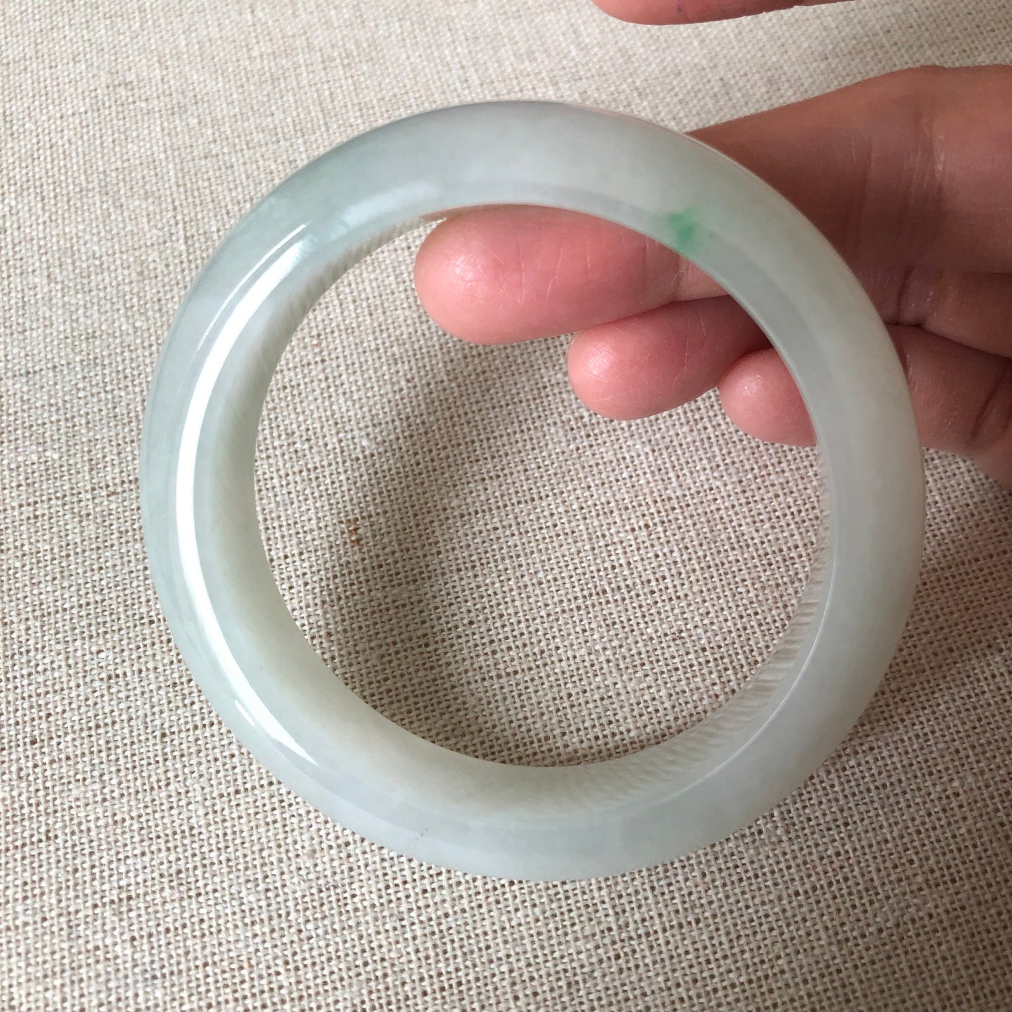 54.6 mm Jadeite Jade Icy Green Float Flowers Bangle