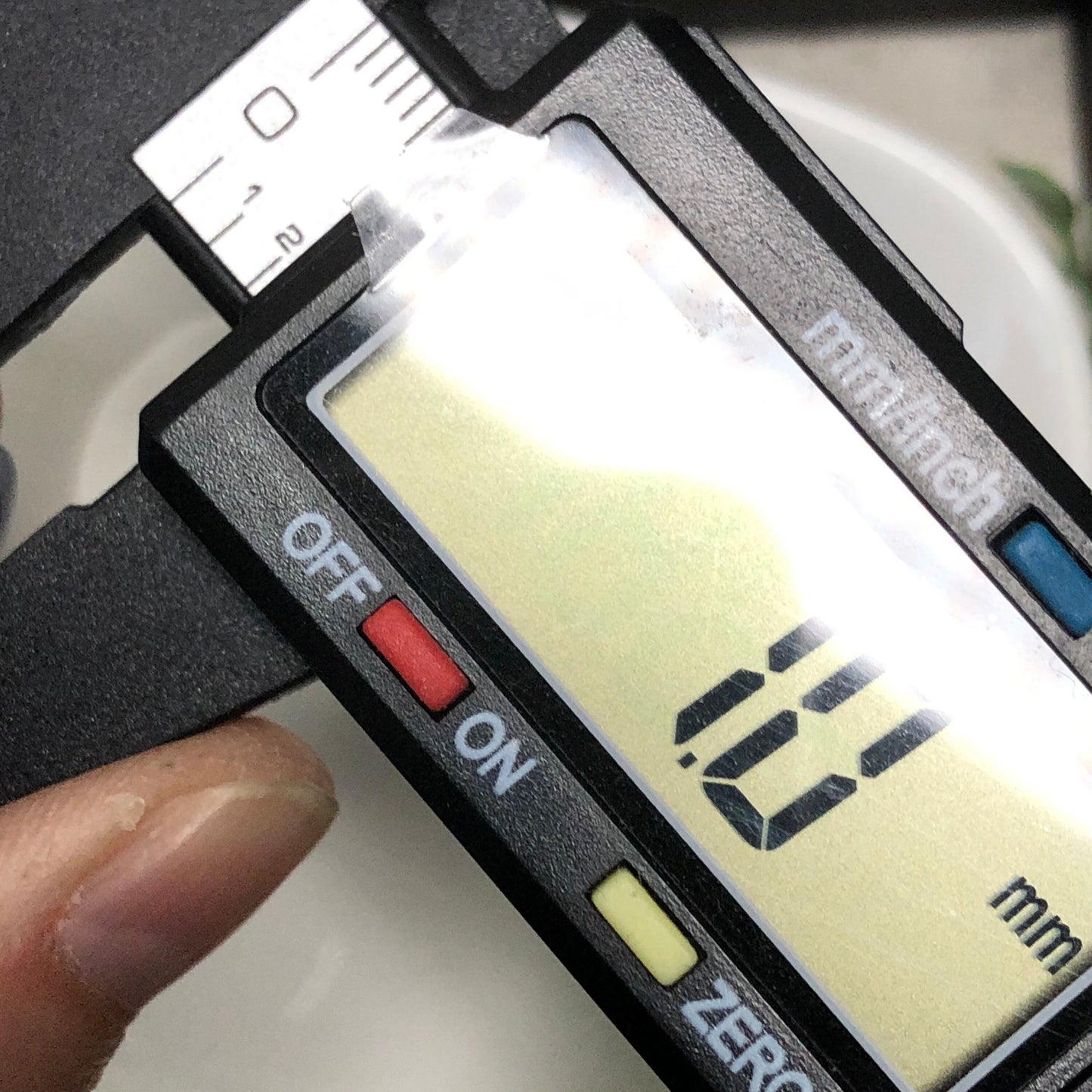 18K White Gold Lavender Green Float Flowers Jadeite Jade Peace Donut Pendant