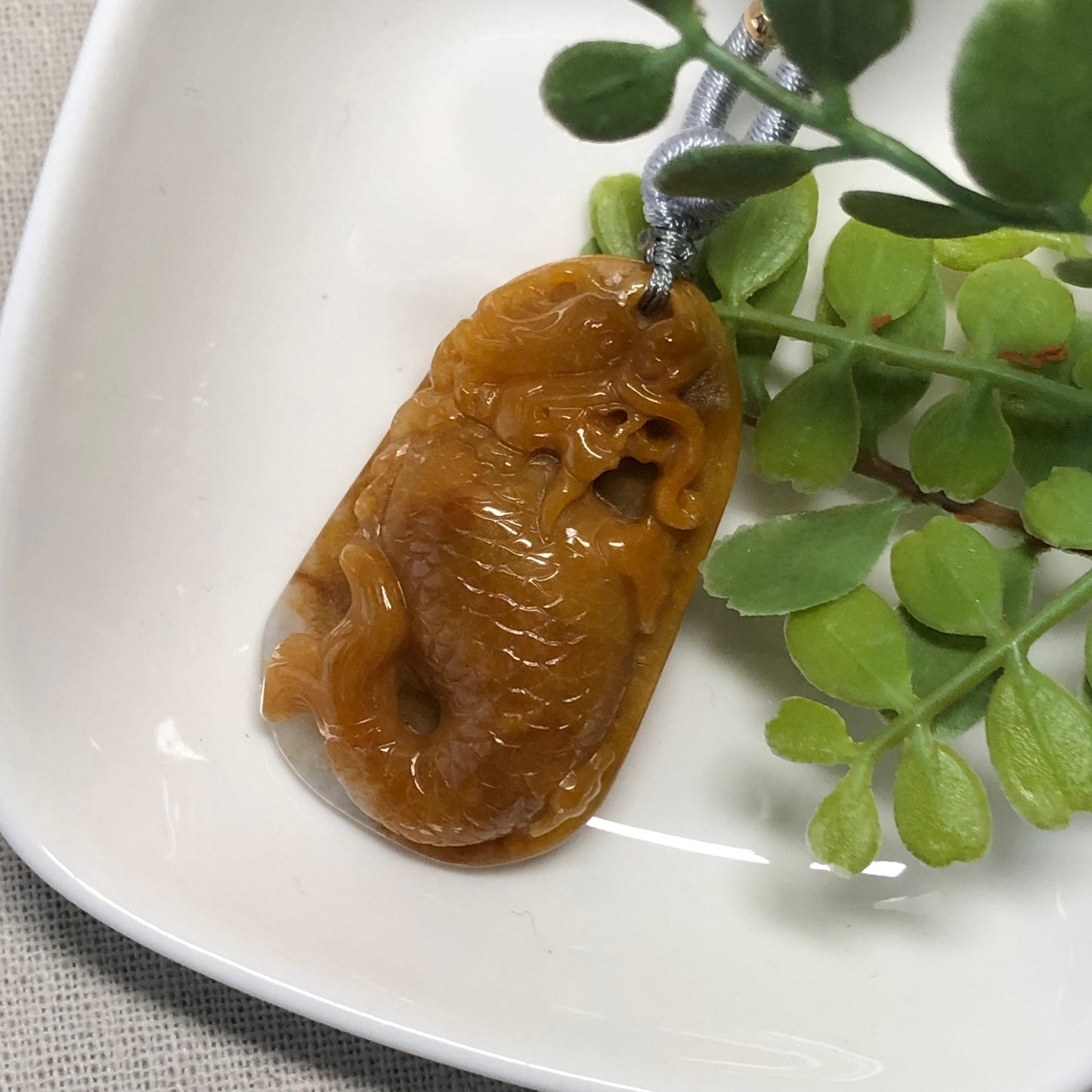 45.4mm Yellow Brown Jadeite Jade Carved Dragon Fish Pendant Neck Rope Tie