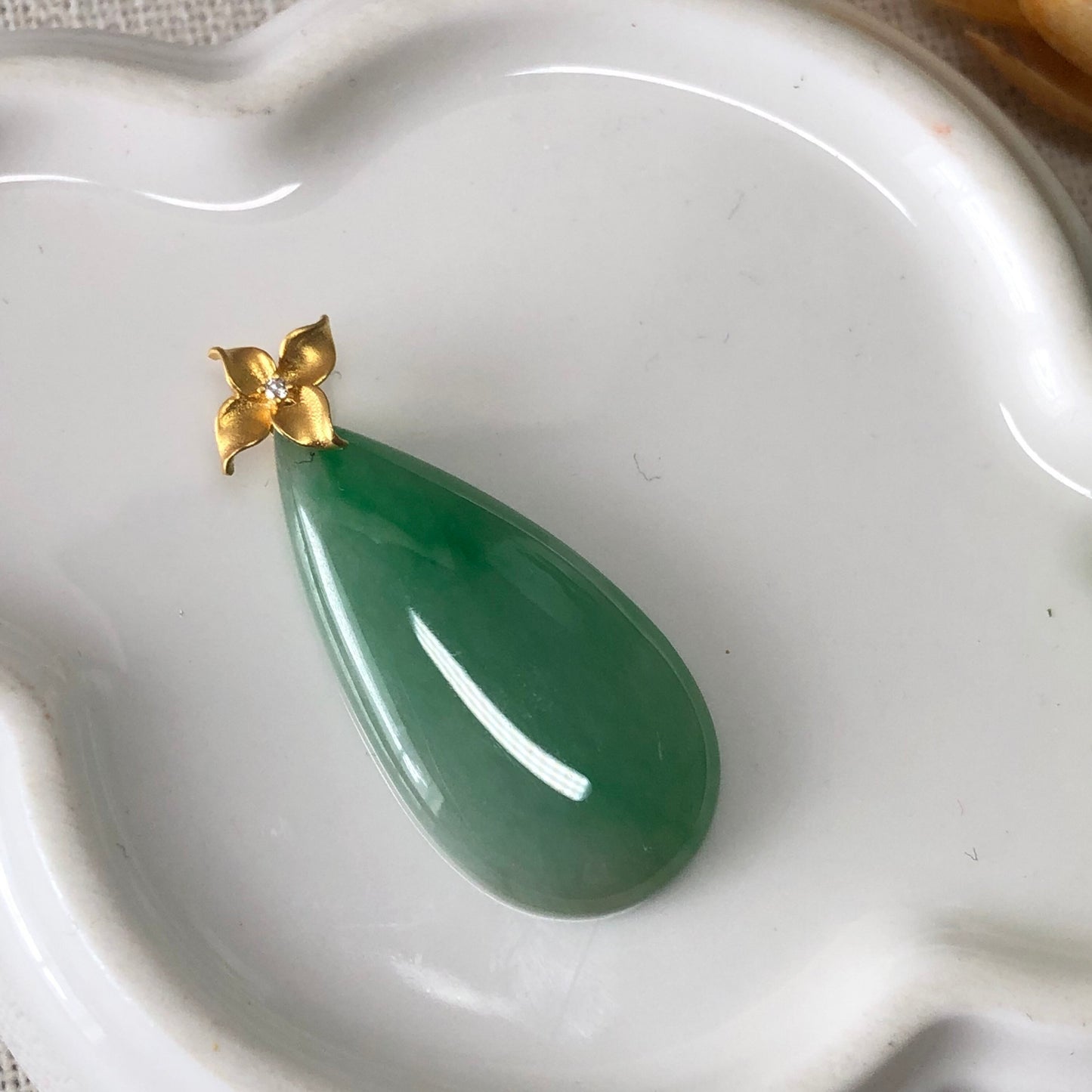 18K yellow gold bail 32mm Green Jadeite Jade Waterdrop Pendant