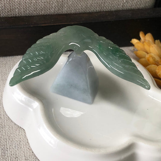 54.3mm Icy Green Jadeite Jade Carved Bird Beak Display Statue RARE