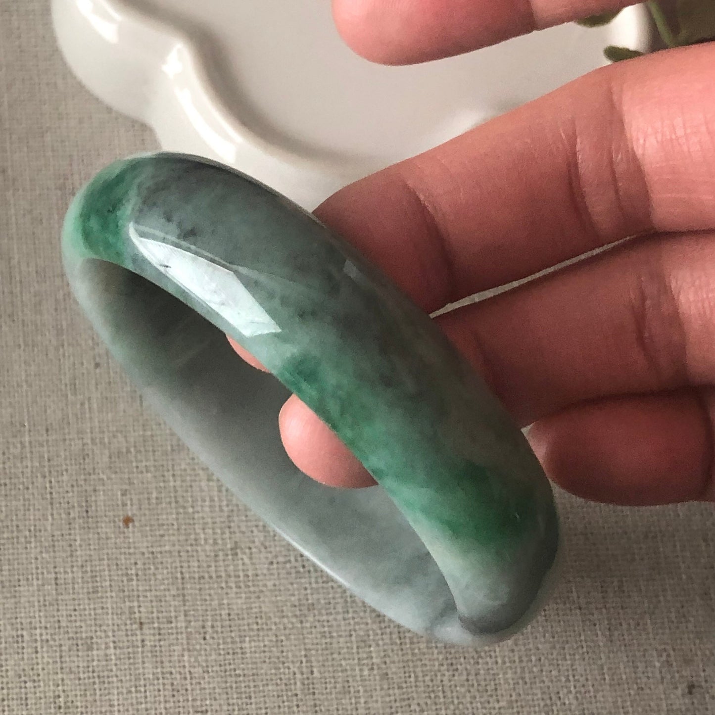58 mm Jadeite Jade Spicy Green Wuji Black Bangle