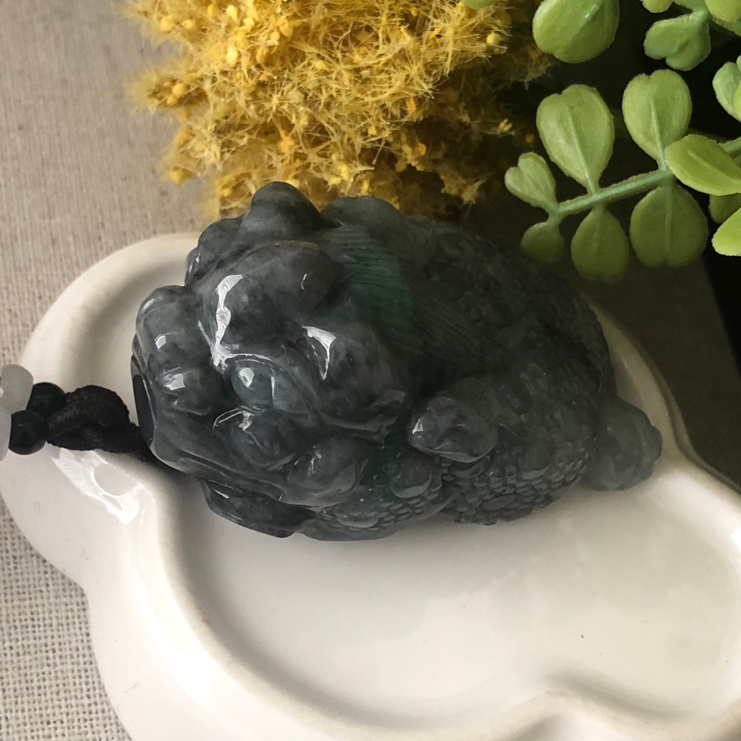 51mm Jadeite Jade Wuji Black Green 3 Legged Toad Pendant Neck Rope Tie